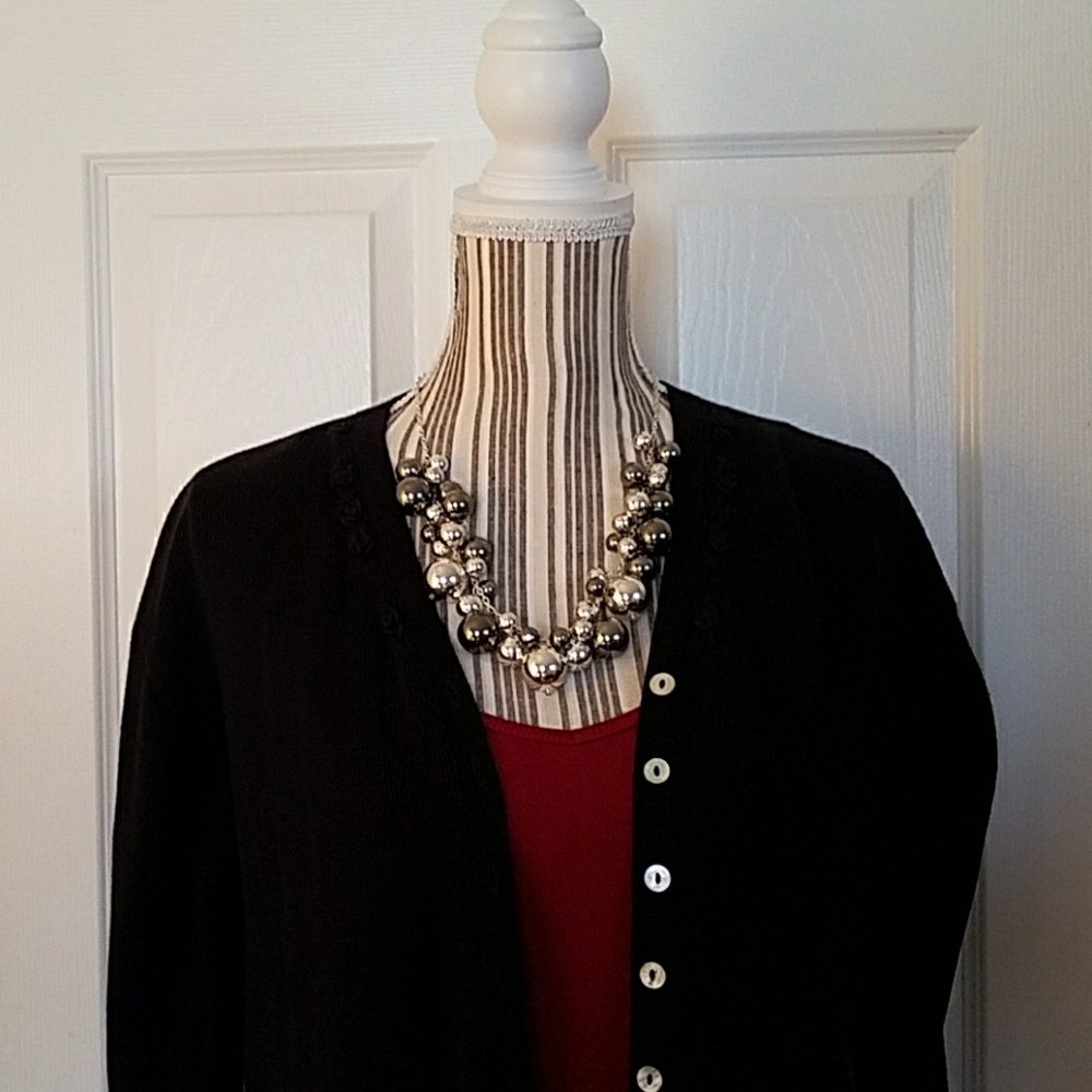 Sweater, pretty roses